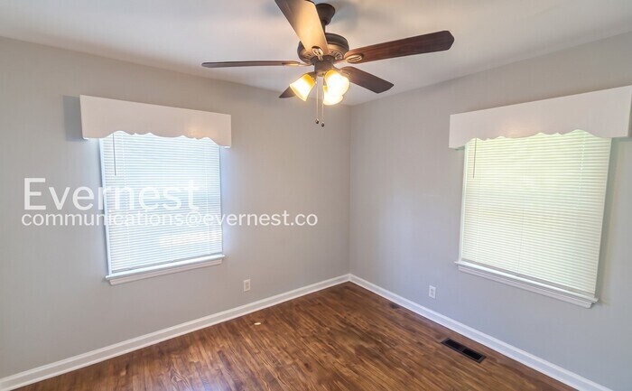 Building Photo - 3659 Thrushwood Dr