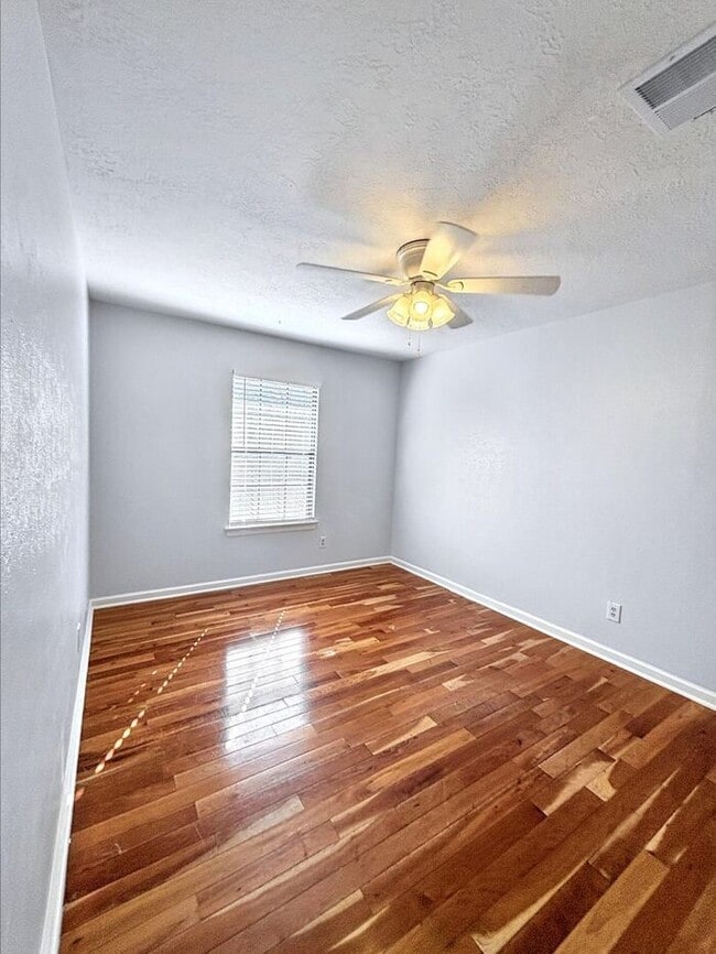 Building Photo - 4330 Meadow Springs Dr