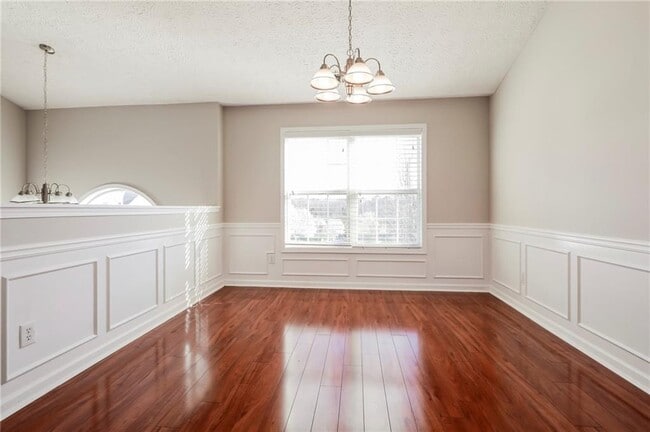 Building Photo - 535 Saddle Ridge Dr