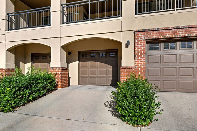 Building Photo - Charming & Updated Unit in Prime Denver Location