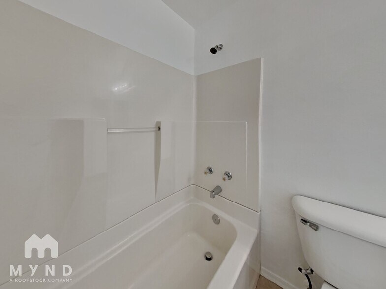 Building Photo - 4708 N 89th Dr