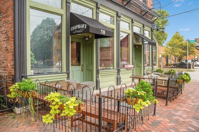 Building Photo - 503 S 3rd St