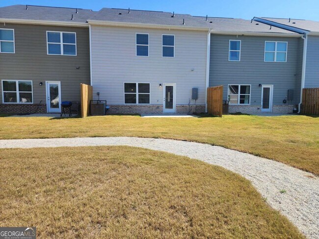 Building Photo - 832 Cygnet Ln