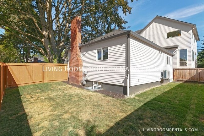 Building Photo - 8034 SE 42nd Ave