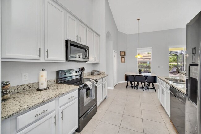Building Photo - 4168 Oak Tree Dr
