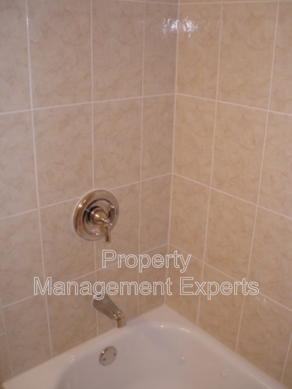 Building Photo - 1559 19th St N