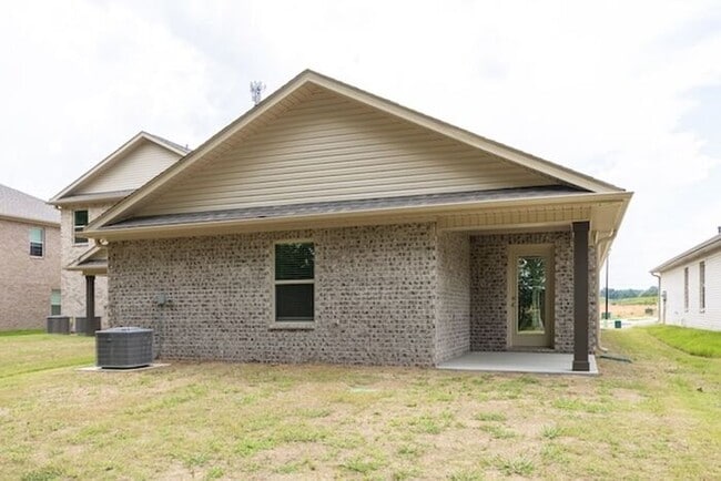 Building Photo - Beautiful home available for rent