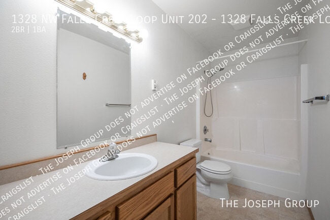 Building Photo - 1328 NW Falls Creek Loop