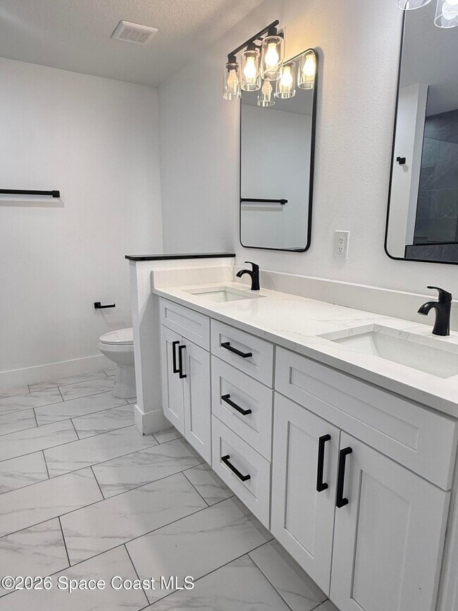Building Photo - 1013 Hammacher Ave SW