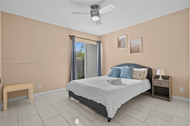 Building Photo - 15712 Woodgate Ct