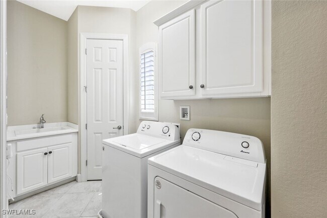 Building Photo - 9537 Ironstone Terrace