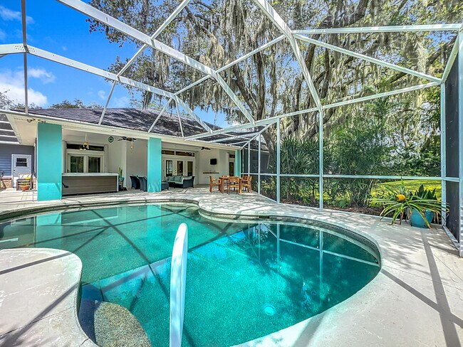 Building Photo - 4361 Davidia Dr