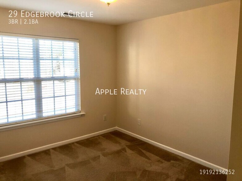 Building Photo - 29 Edgebrook Cir