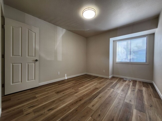 Building Photo - 1421 Anita St