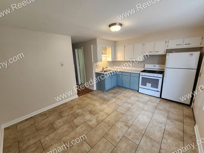 Building Photo - 2 bedroom townhome, minutes from highway and Morton High School