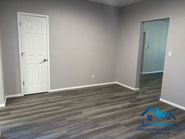 Building Photo - For Rent - 5 Bedroom/ 2 Bathroom in Santa Rita