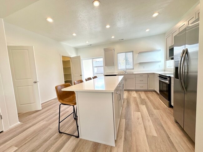 Building Photo - The Main