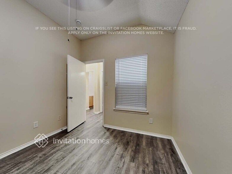 Building Photo - 6736 Driffield Cir E