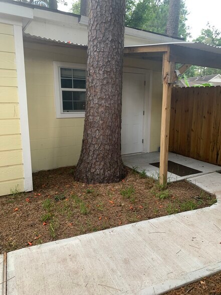 Building Photo - 22802 Whispering Willow Dr