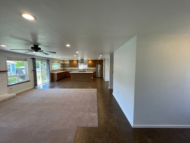 Building Photo - 2409 32nd St