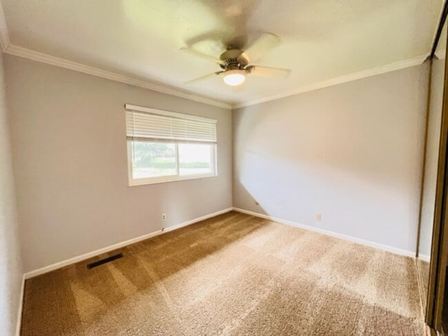 Building Photo - Charming 2BD/1.5BA, Two-Story Townhouse in West Side Danville, Near Downtown- Available NOW!