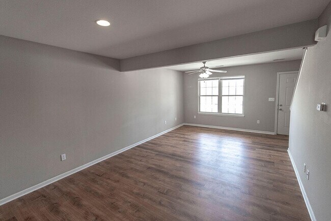 Building Photo - 4016 Snowy Owl Dr