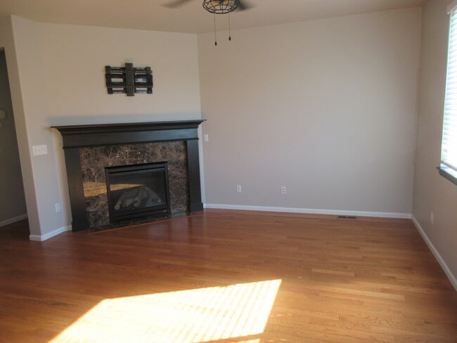 Building Photo - 8007 Briarthorn Ln