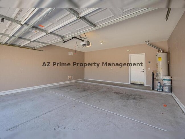 Building Photo - 6086 S Pearl Dr