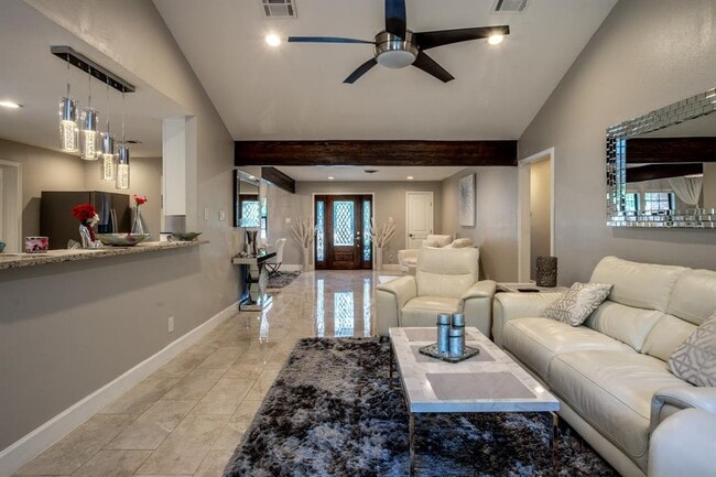 Building Photo - 12739 Memorial Dr