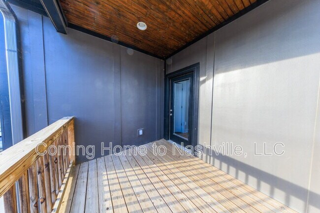 Building Photo - 2221 24th Ave N