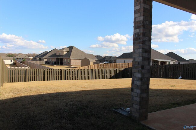 Building Photo - 114 Bella May Ln