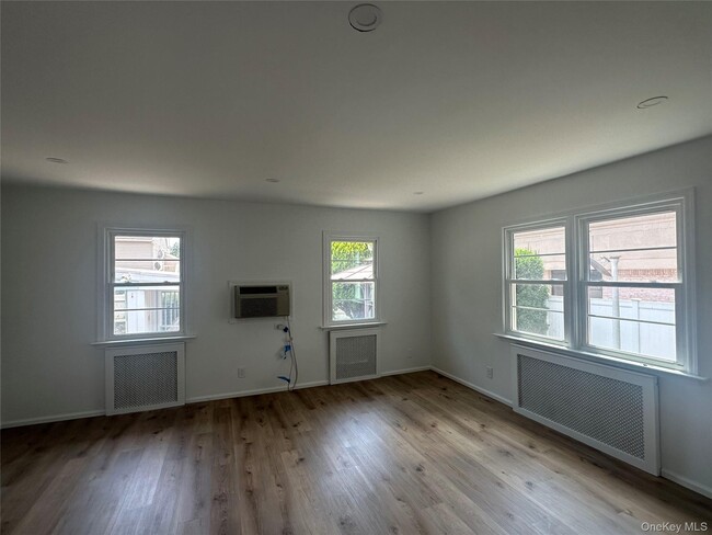 Building Photo - 168 Lenox Ave