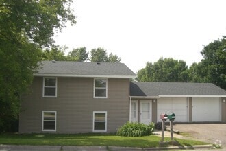 Building Photo - 611 Freeman Ave S