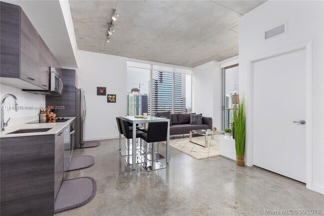 Building Photo - 151 SE 1st St