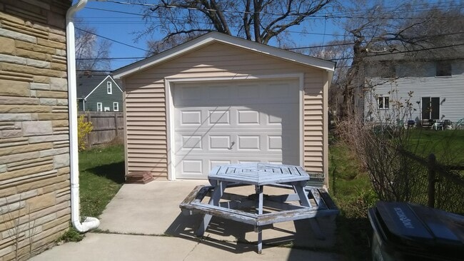 Building Photo - 23328 Battelle Ave