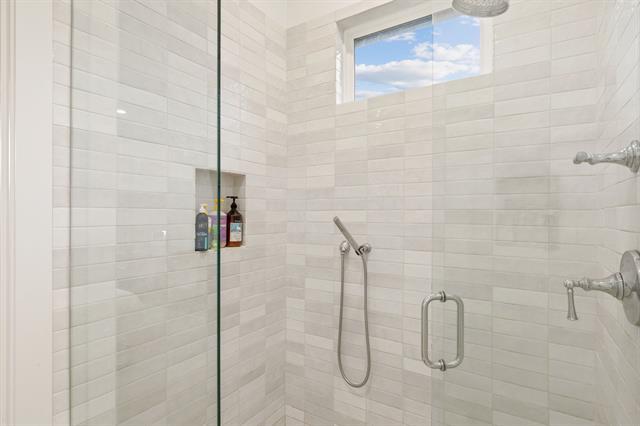 Building Photo - 9847 Mixon Dr