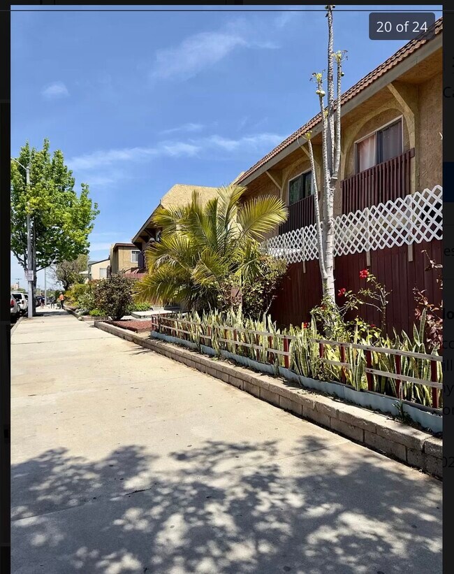 Building Photo - 22718 Figueroa St