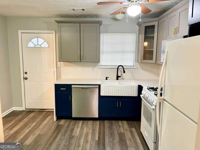 Building Photo - 616 Woodknoll Ct