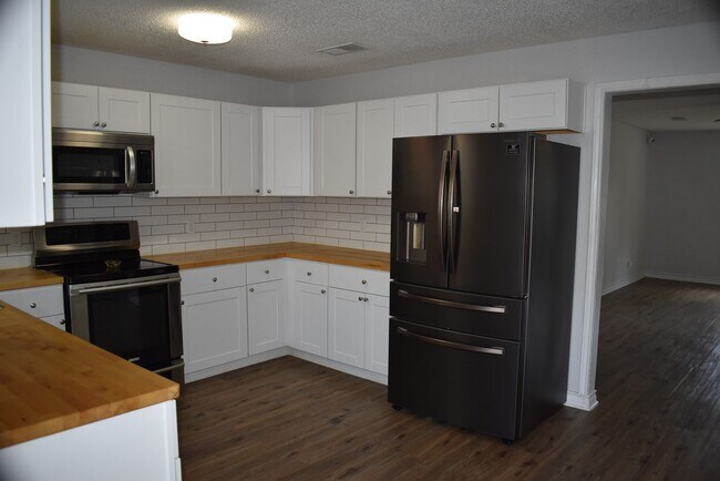 Building Photo - 4 Bd / 2 Bath in Killeen! Convenient to Fort Cavazos!