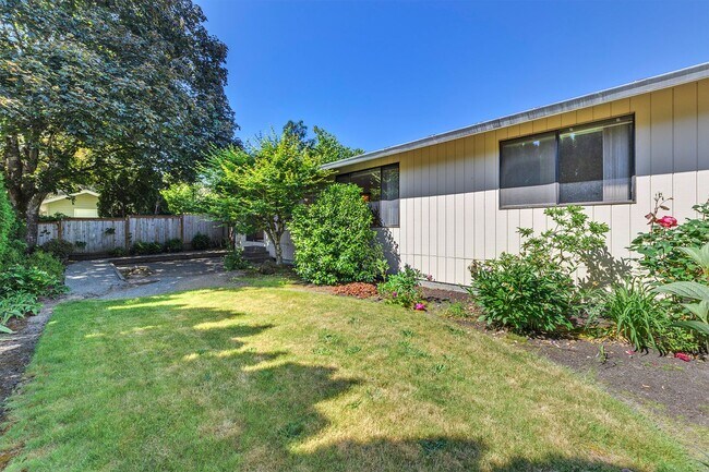 Building Photo - Single-Level Living Near South Hillsboro's Best Amenities