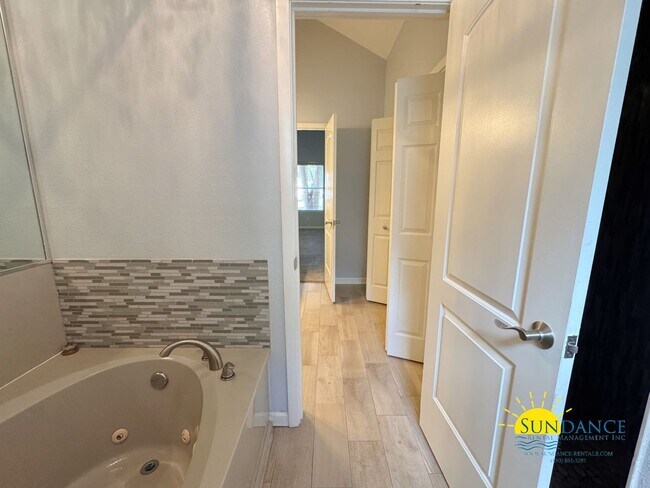 Building Photo - 3-Bedroom Home in Destin with Solar Power ...