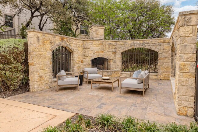 Building Photo - 5511 Pecan Spgs Rd