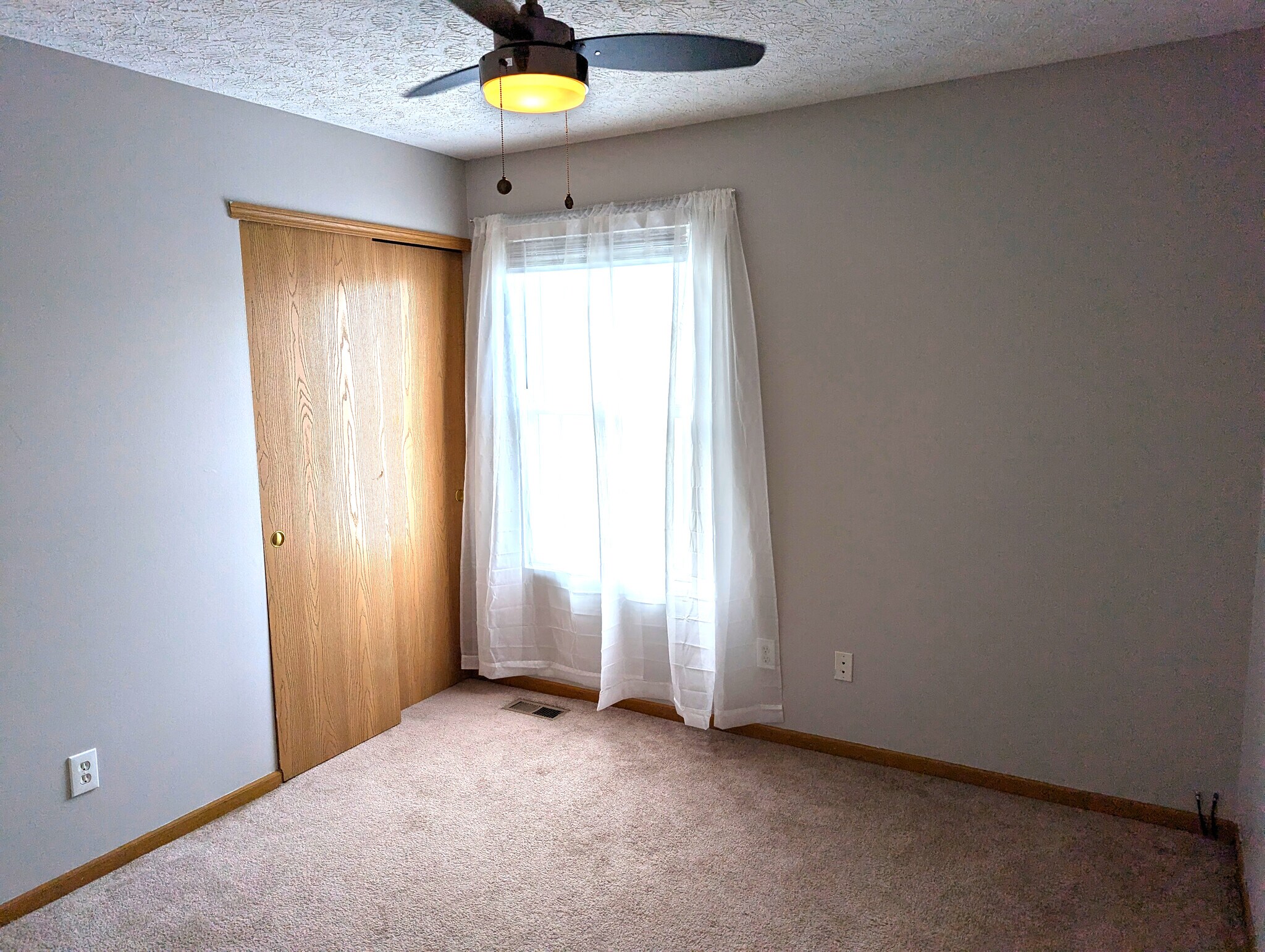 Second Bedroom - 9146 Drum Plz