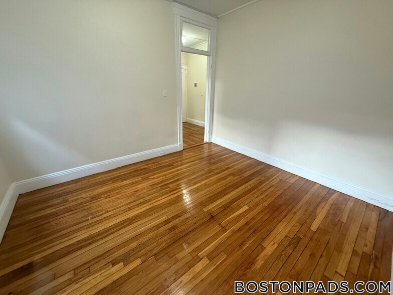 Building Photo - 1185 Boylston St