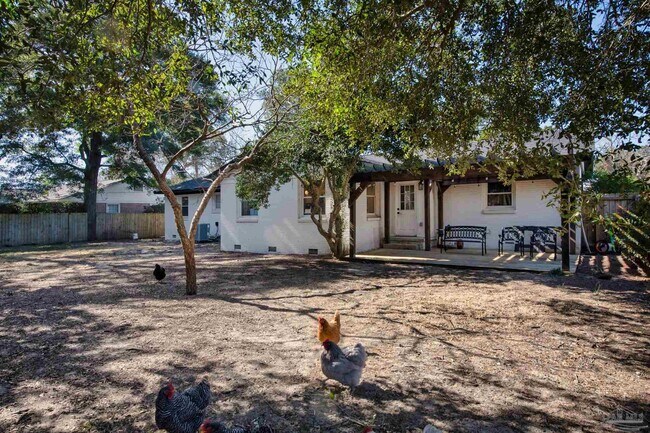 Building Photo - 1800 Foulis Dr