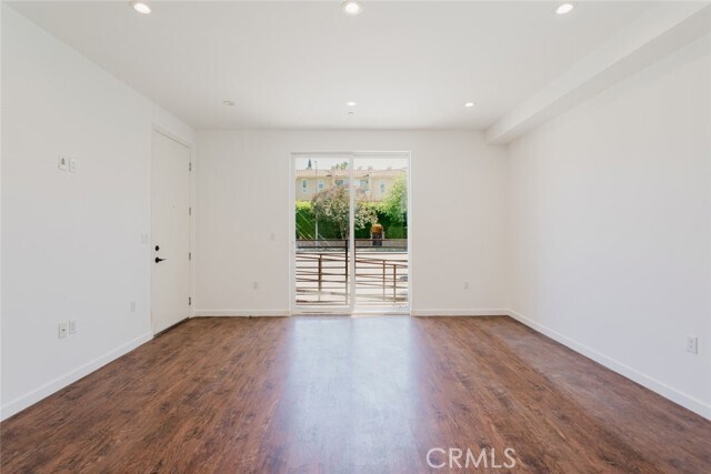 Building Photo - 13551 Burbank Blvd
