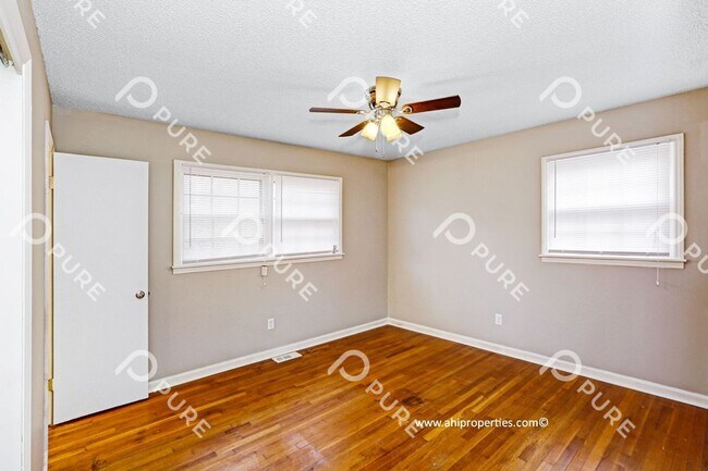 Building Photo - 107 Scotland Dr