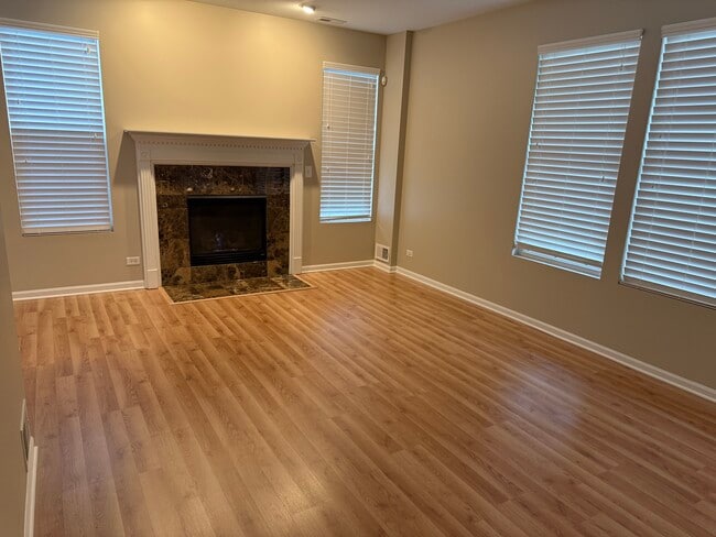 Building Photo - 1147 Heron Cir
