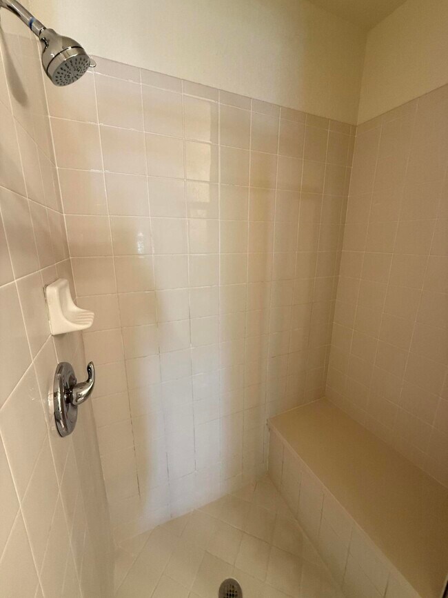 Building Photo - 1106 Belmont Pl