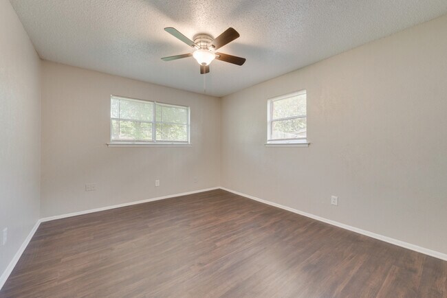 Building Photo - Neighborly Estate in North Richland Hills